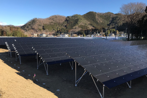 株式会社KAWAKOUの太陽光発電パネル架台設置施工(野立て設置)